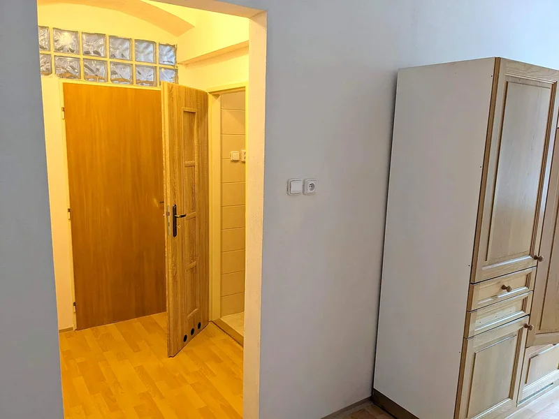 Předsíň bytu 1+1 na ulici Těšínská v Opavě